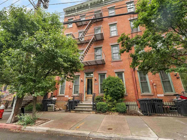 208 6th Street image 1 of 34