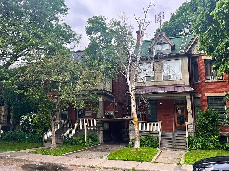 315 Frank St — Photo 3