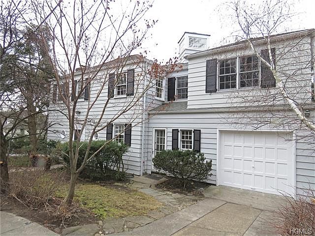 1st image of 5 Magnolia Dr