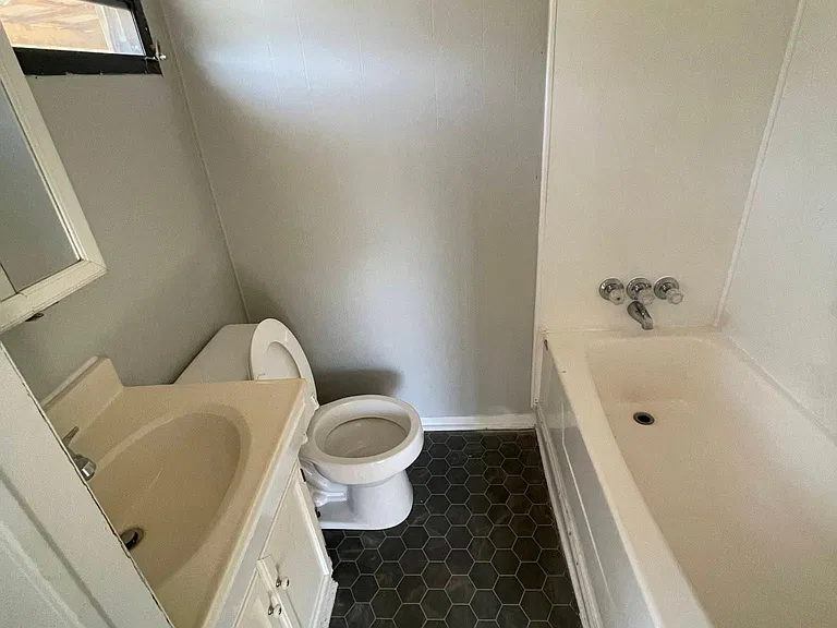 60 Circle Dr — Photo 20
