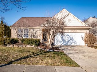 7601 Paint Creek Dr, Ypsilanti, MI 48197