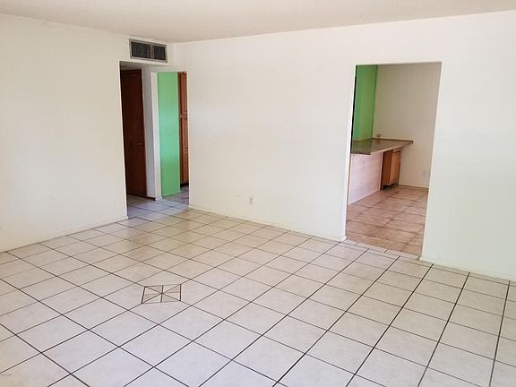 3rd image of 3321 W Orchid Ln