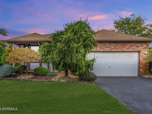 31 Murray Hill Terrace, Marlboro, NJ 07746