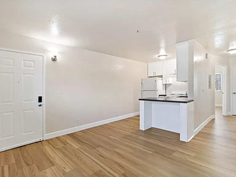 10900 Macarthur Blvd #2 — Photo 23
