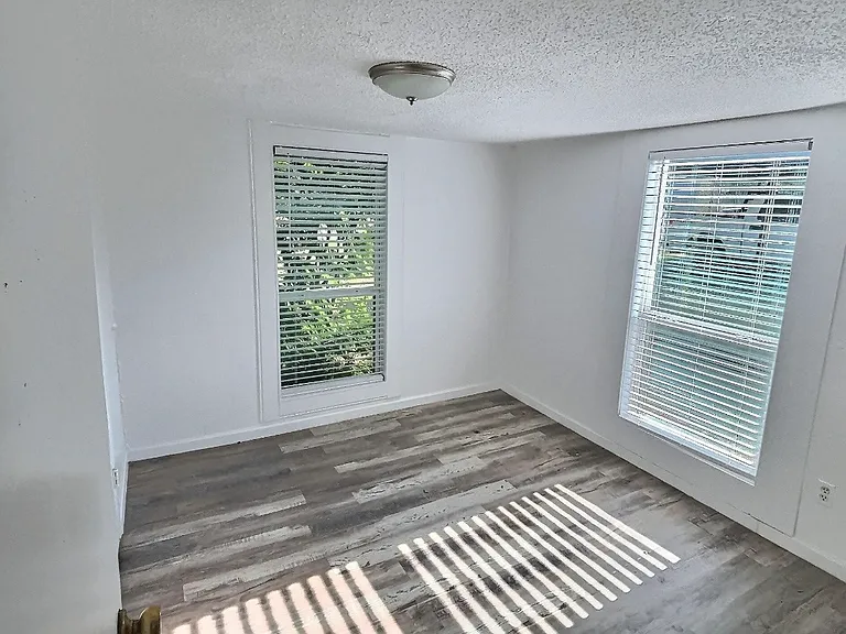 105 Michael Ln — Photo 10