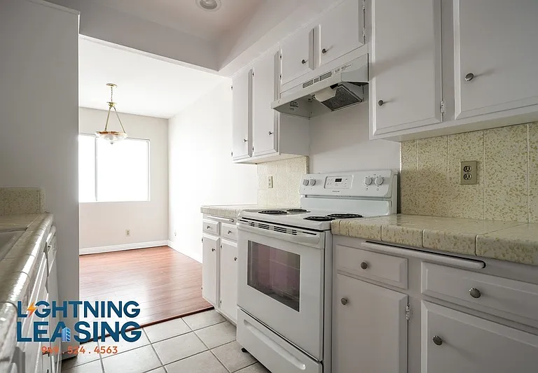 815 S Shenandoah St #301 — Photo 6