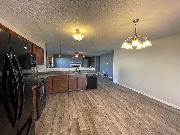 5th image of 1912 Collingwood Dr