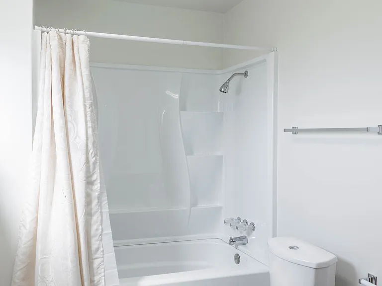 Spacious Bathroom