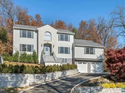 17 Skyline Dr, West Orange, NJ, 07052