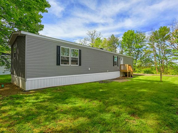 3rd image of 139 Valley Dr Lot 23