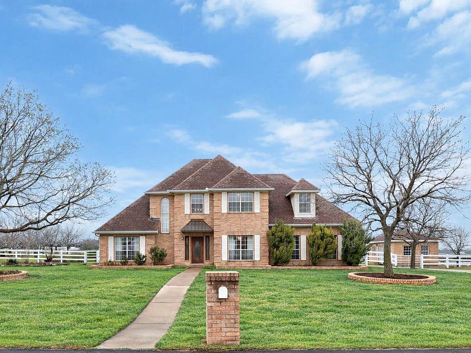 1st image of 202 Highpoint Way