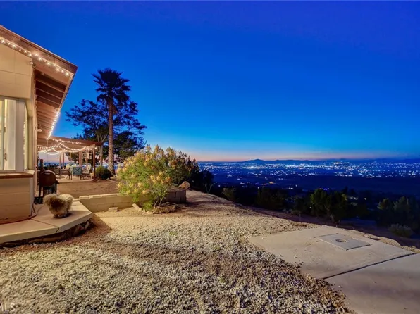 9138 Reposo Ln, Apple Valley, CA 92308