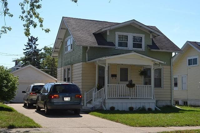 1st image of 221 Harrison Ave