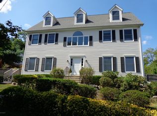 10 Sound Beach Ave, Riverside, CT 06878
