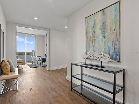 4th image of 2900 W Julia St #804