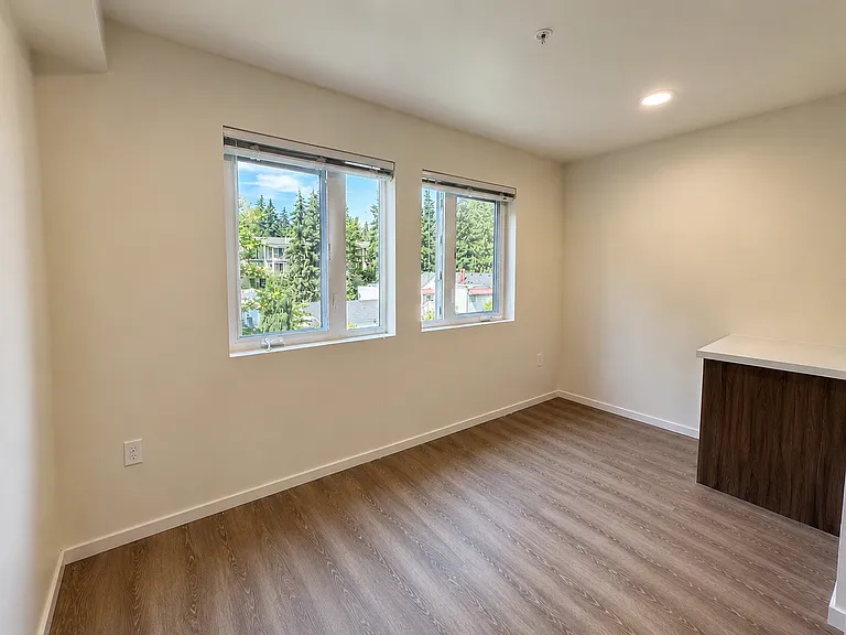 Plaza Apartments — Photo 105