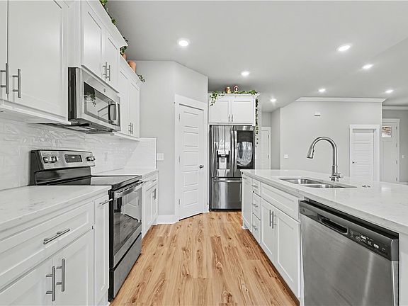 5th image of 21 Salen Ln
