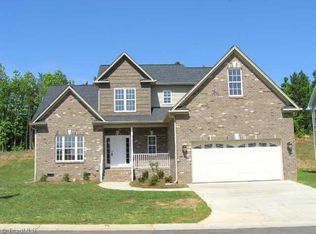 181 Cabot St, Clemmons, NC 27012