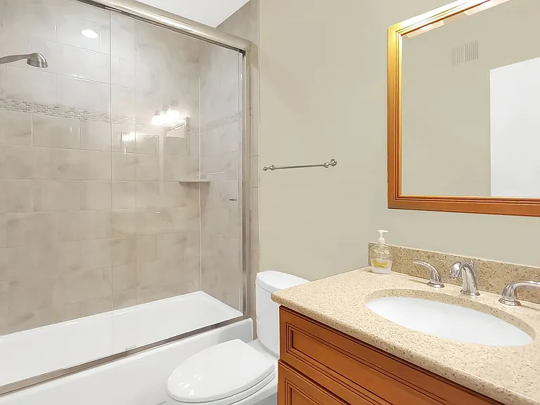 6338 Montrose Rd — Photo 16