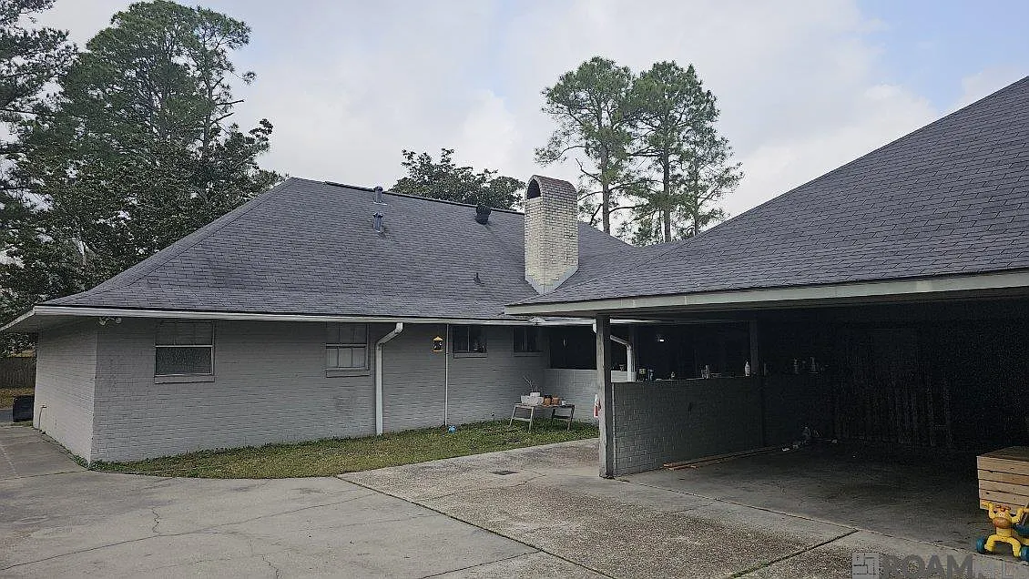 4 bed, 2800 sqft, $2,500 — Photo 4