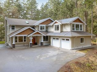 1622 Millstream Rd, Highlands, BC V9B6G4
