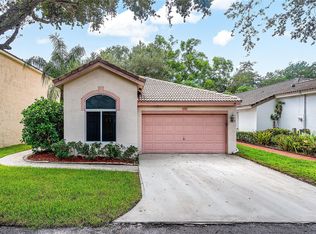 1443 Banyan Cir, Pompano Beach, FL 33069