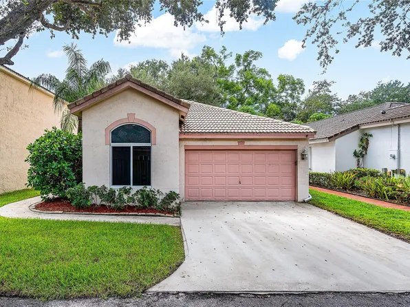 1443 Banyan Circle, Pompano Beach, FL 33069