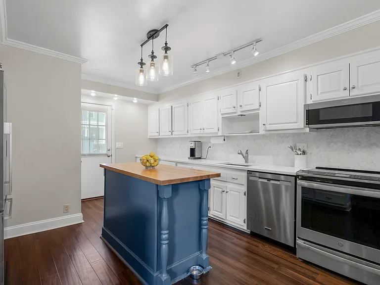 315 Maple Ave — Photo 19
