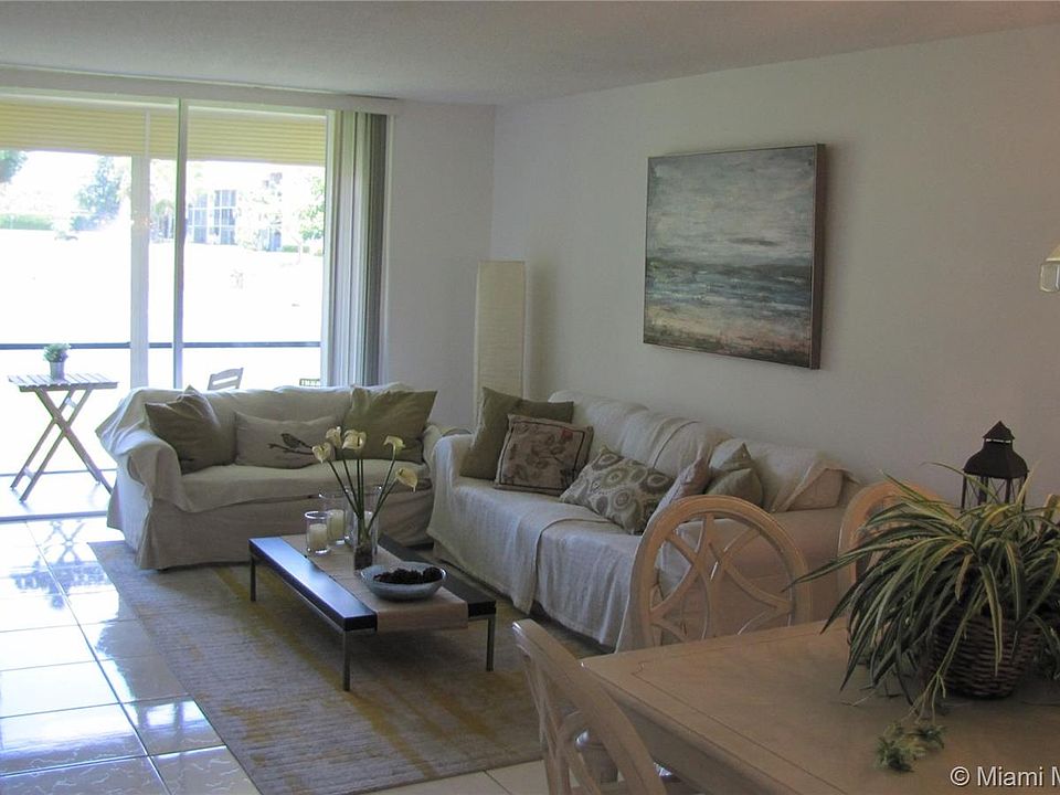1st image of 800 S Hollybrook Dr APT 106