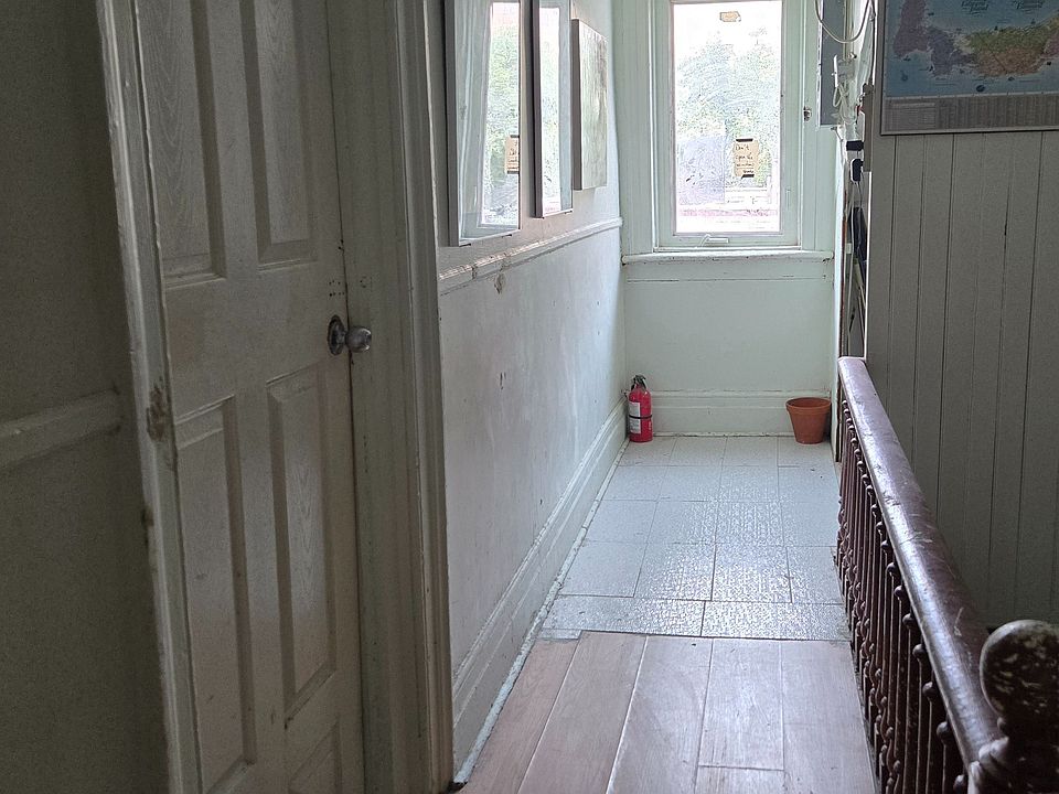 2nd image of 310 Queen St E