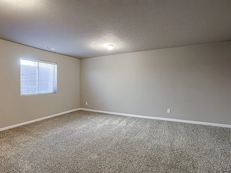 18812 Birch Ave — Photo 4
