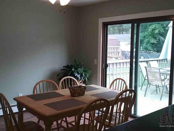 3rd image of 1215 Ashland Dr