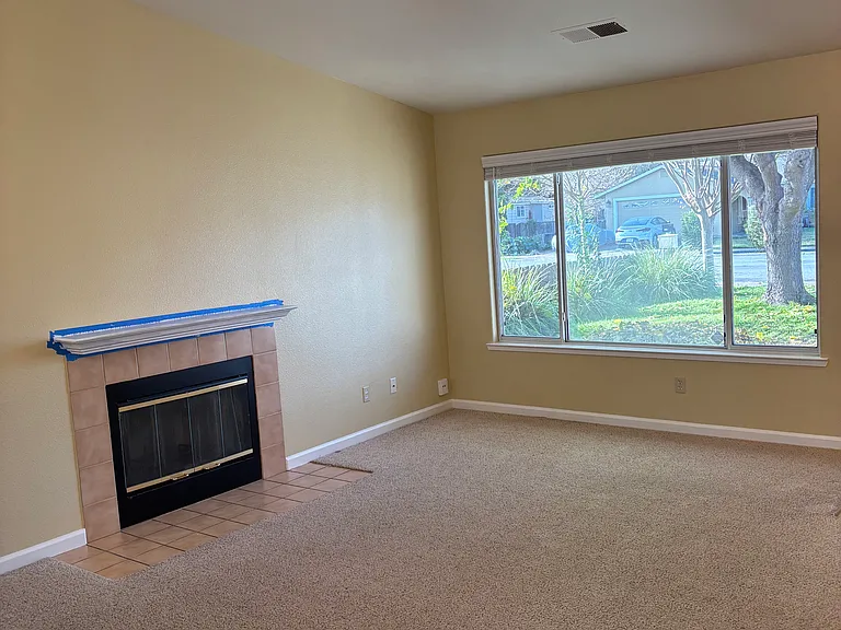1321 Line St — Photo 3