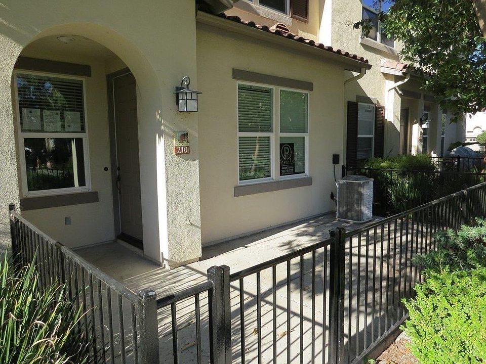 1st image of 210 Calle Del Sol