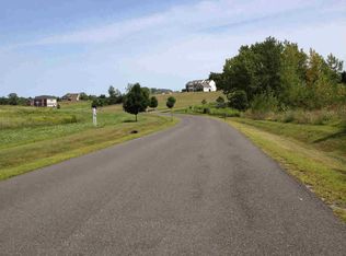 126 Ridgeline Dr, Poughkeepsie, NY 12603