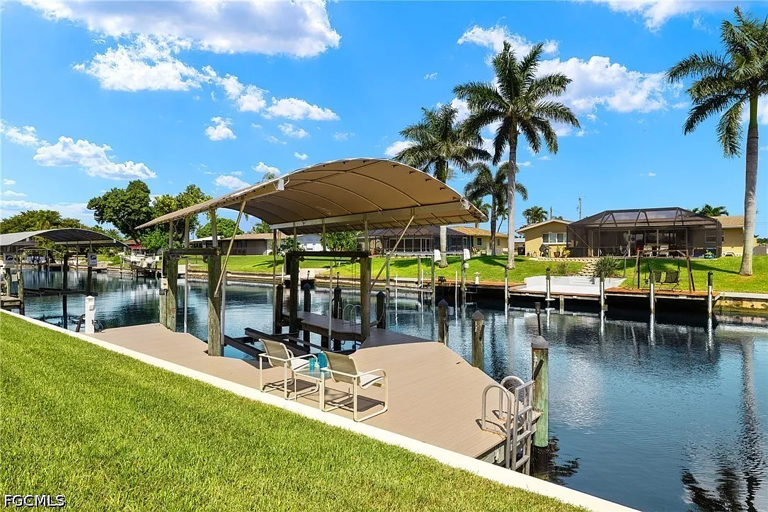 3 bed, 2.0 bath, 1317 sqft, $3,955 — Photo 4