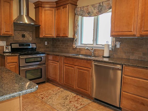 Kitchen2 - 11'9"x11'4"