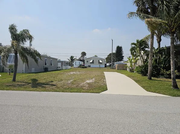 8416 SE Wren Ave, Hobe Sound, FL 33455