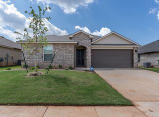 10401 SW 38th St, Mustang, OK 73064