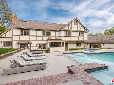 16754 Ashley Oaks, Encino, CA, 91436