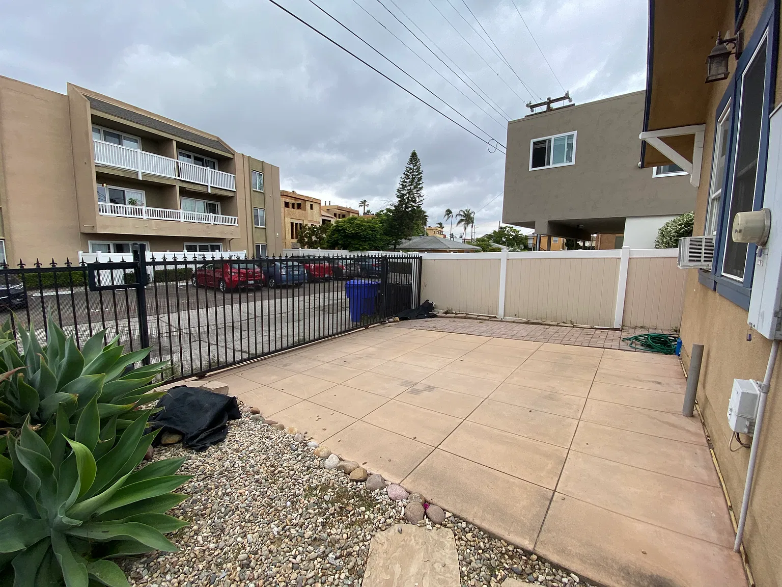 Studio, 300 sqft, $1,695 — Photo 2