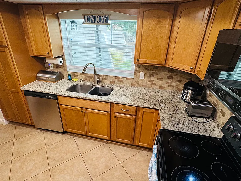 8200 Winthrop Dr #8120 — Photo 10