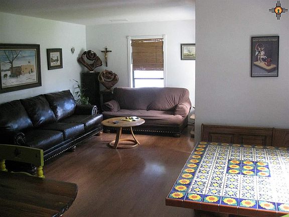 5th image of 304 Vine St