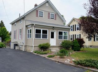 66 Winslow St, Riverside, RI 02915