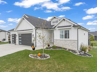 1108 NE Forest Ridge Ct, Ankeny, IA 50021