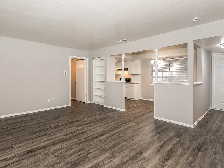 Camelot Apartments — Photo 2