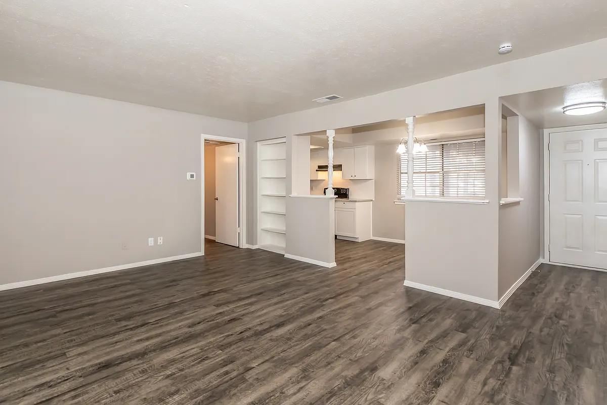 Building Photo - Camelot Apartments
