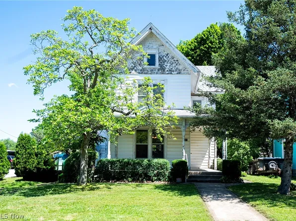 247 & 1/2 Ray Ave NW, New Philadelphia, OH 44663