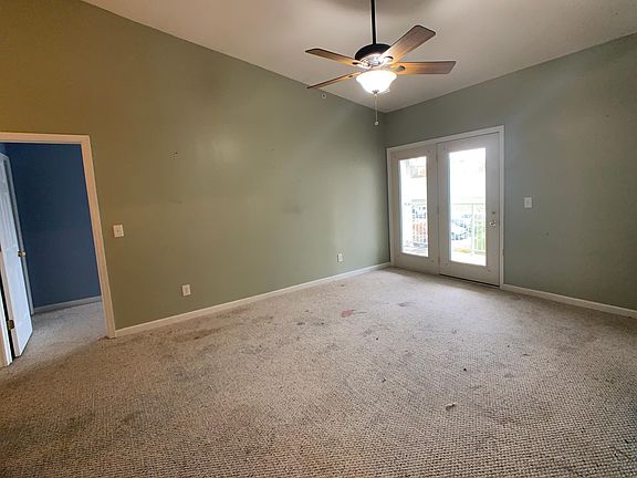 3rd image of 1065 Wellington Dr Unit 11
