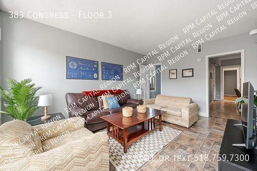 3 bed, 1.0 bath, $1,694 — Photo 3